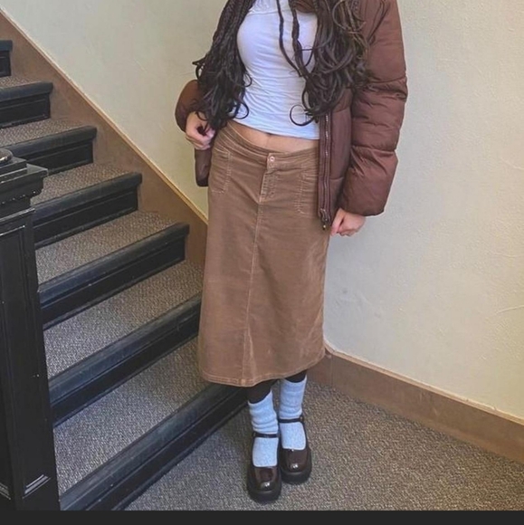 AMERICAN EAGLE midi length corduroy skirt - Picture 6 of 6